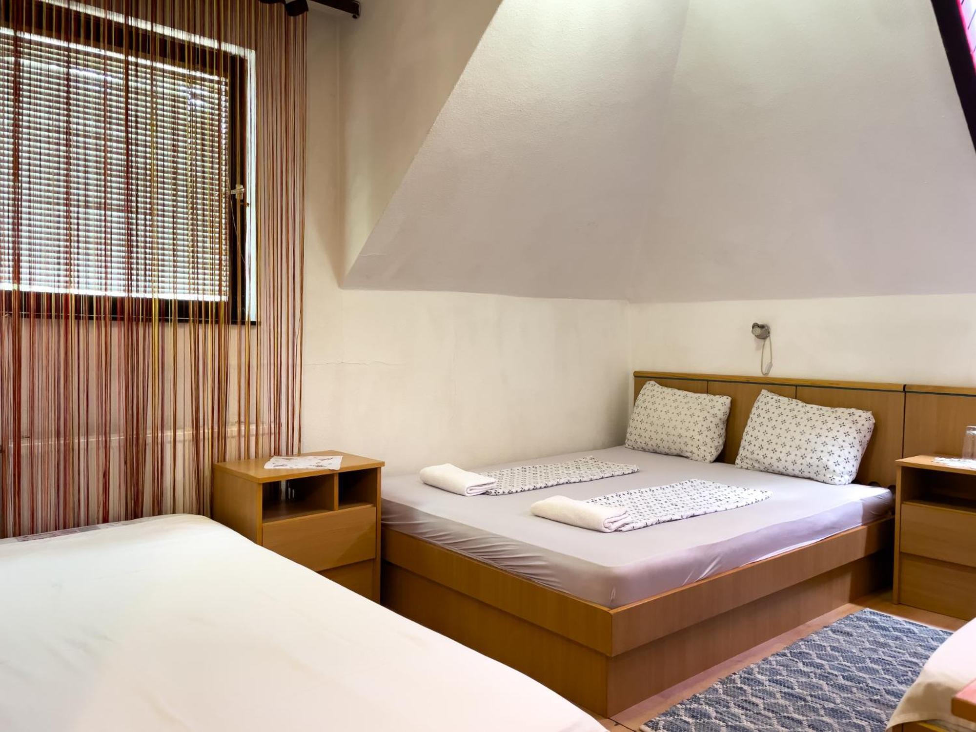Pestujhely Panzio-Etterem Hotel Budapest Ngoại thất bức ảnh